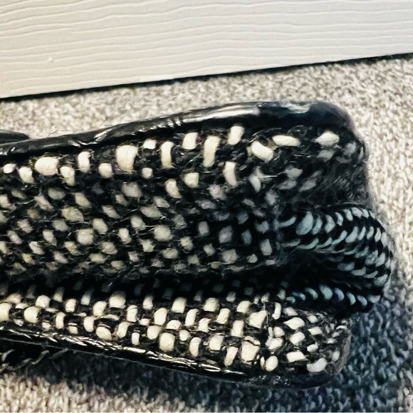 The Limited black and white herringbone shoulder bag with chain strap - Picture 9 of 9